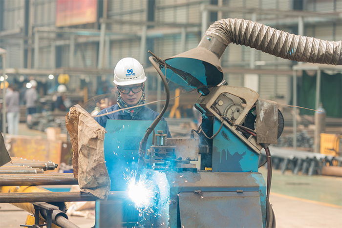 德兴网架自动化焊接